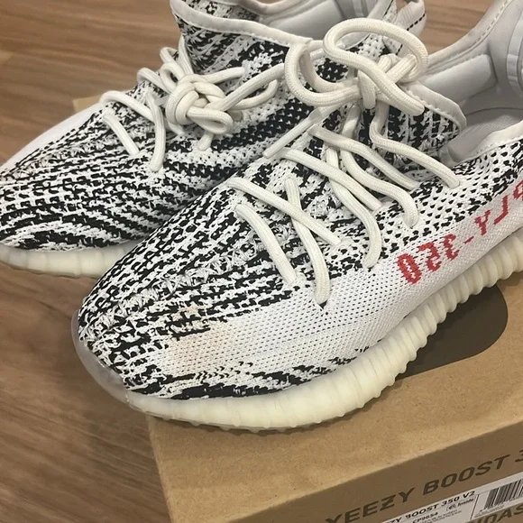 Yeezy Boost 350 V2 ZEBRA 🦓 - Picture 11 of 11